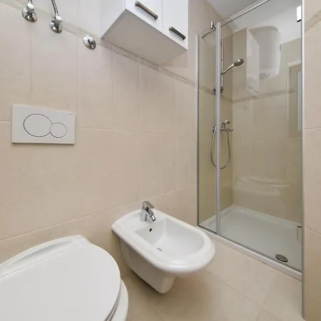 Petra Πανσιόν 3*