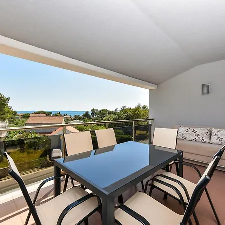 Πανσιόν Petra Vir