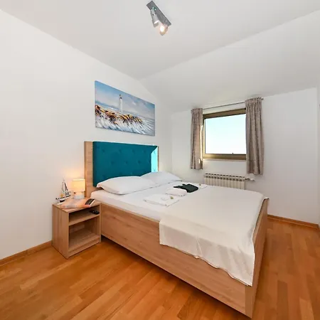 Πανσιόν Petra Vir