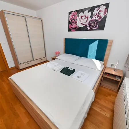 Petra Πανσιόν